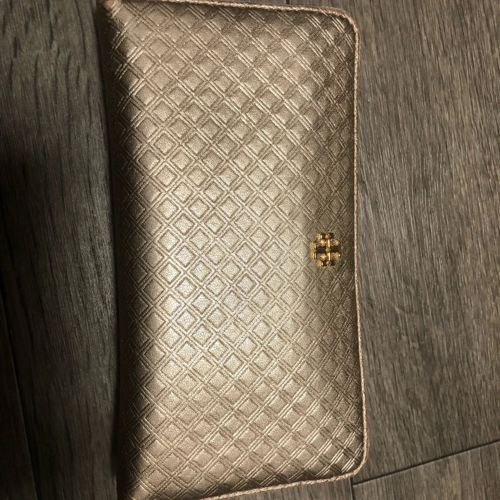 Tory Burch Marion Embossed Rose Gold Wallet